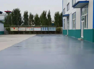 甘肃彩色路面喷涂翻新的材料对冬季